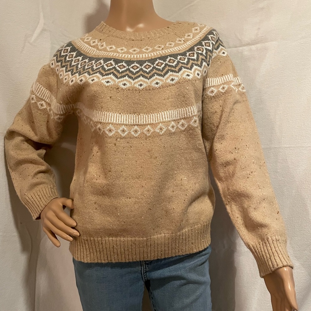 Weatherproof Tan and Gray Patterned Sweater